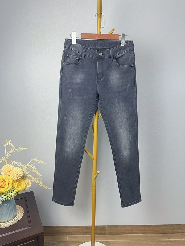 ブランドジーンズ背面デザイン